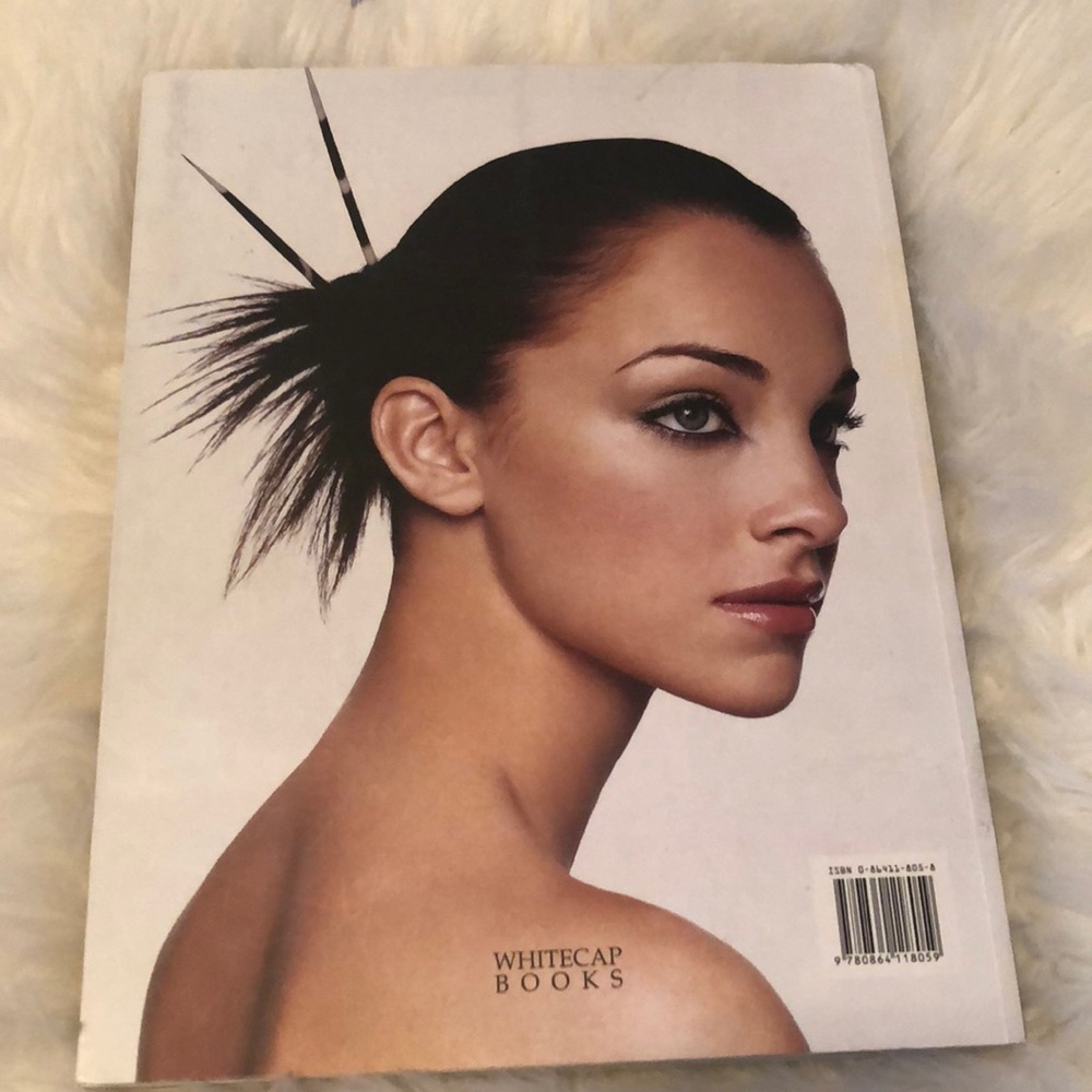 Hair & Make-Up book - Picture 5 of 5